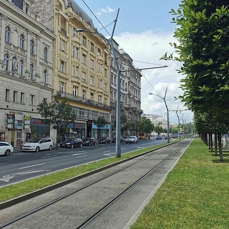 Luxury Apartment Near Astoria With Ac Budapest Eksteriør bilde