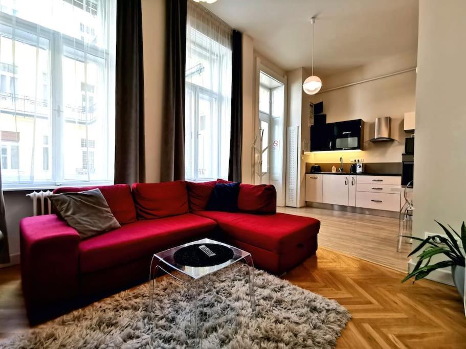 Luxury Apartment Near Astoria With Ac Budapest Eksteriør bilde