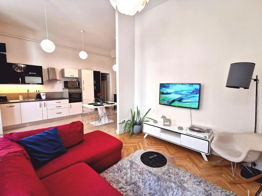 Luxury Apartment Near Astoria With Ac Budapest Eksteriør bilde