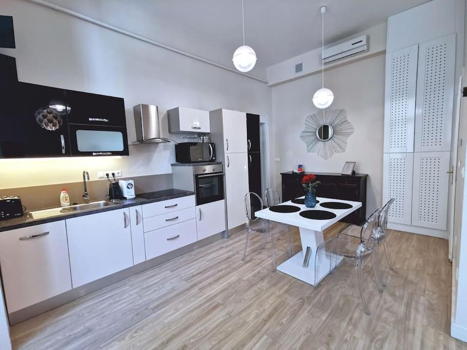 Luxury Apartment Near Astoria With Ac Budapest Eksteriør bilde