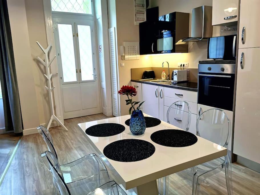 Luxury Apartment Near Astoria With Ac Budapest Eksteriør bilde